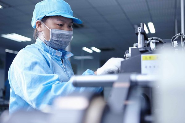 Comment fonctionne la batterie solaire et qu'en est-il de son autonomie et de sa durée de vie ?